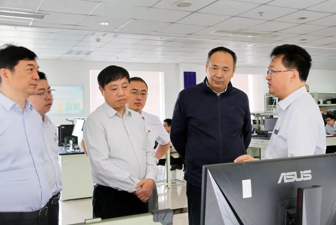 推進自主創(chuàng)新體系建設(shè) 積極向科技創(chuàng)新型企業(yè)轉(zhuǎn)型——龔艷德調(diào)研四川3家企業(yè)